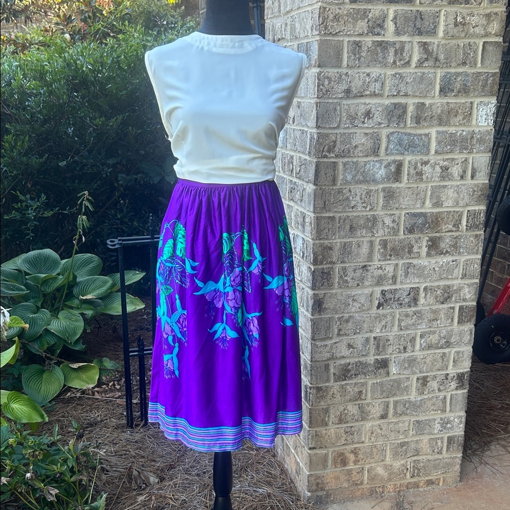 Vintage Deadstock Sz M Sirena Wrap Skirt in Purple Floral GVC